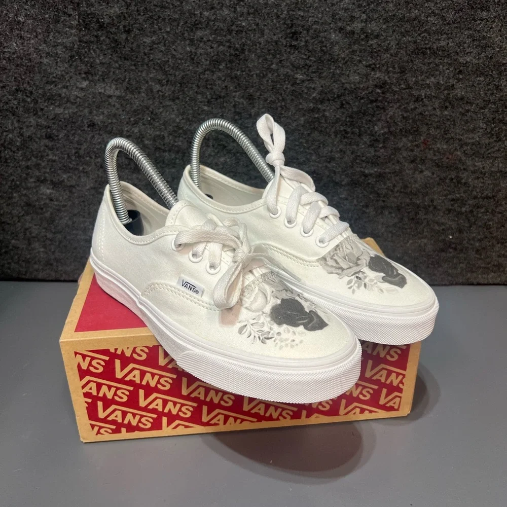 Vans Women's “Black & White Roses” Authentic Shoe Size 6.5 - Picture 1 of 14
